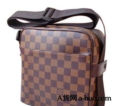 LV男包花色格纹单肩包4