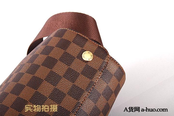  LV单肩格纹咖啡色男包8
